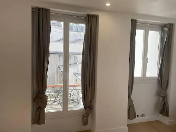 5 Persons Apartment Montparnasse Paris France